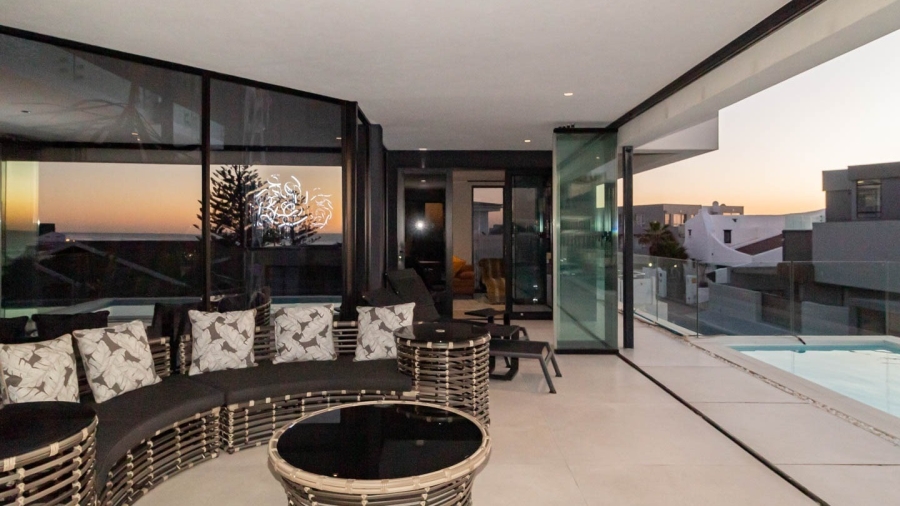5 Bedroom Property for Sale in Bloubergstrand Western Cape